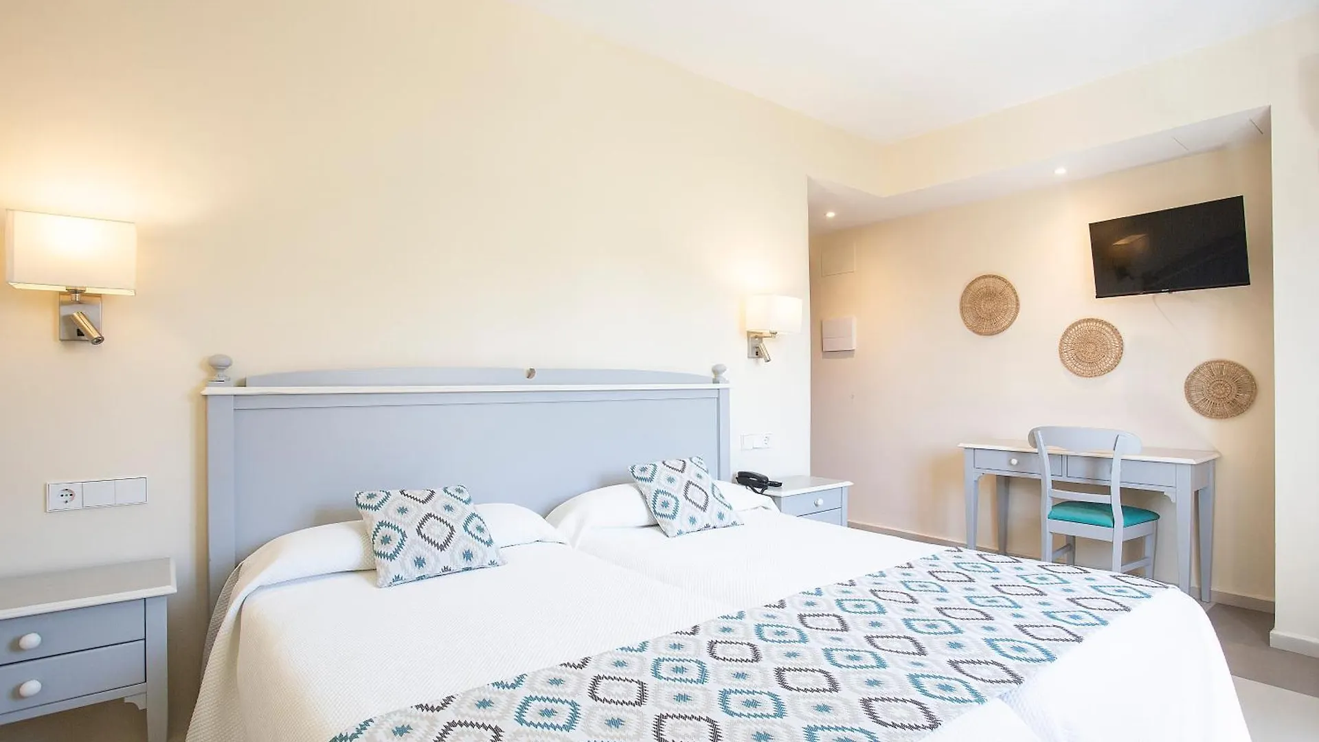 **  Hotel Playa Sol El Arenal  Spain